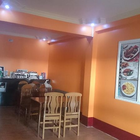 Silver Moon Hotel Yangon Extérieur photo