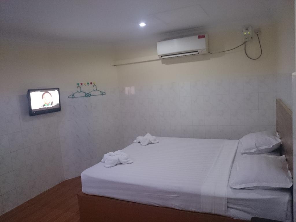 Silver Moon Hotel Yangon Extérieur photo