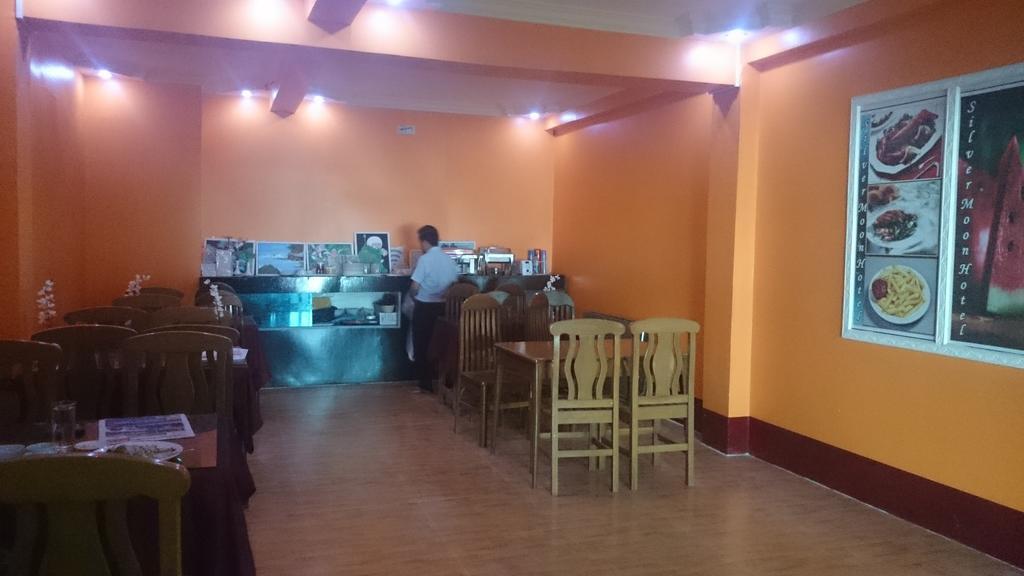 Silver Moon Hotel Yangon Extérieur photo