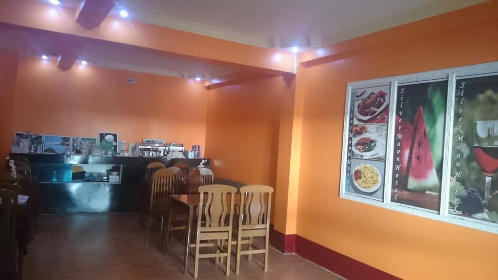 Silver Moon Hotel Yangon Extérieur photo
