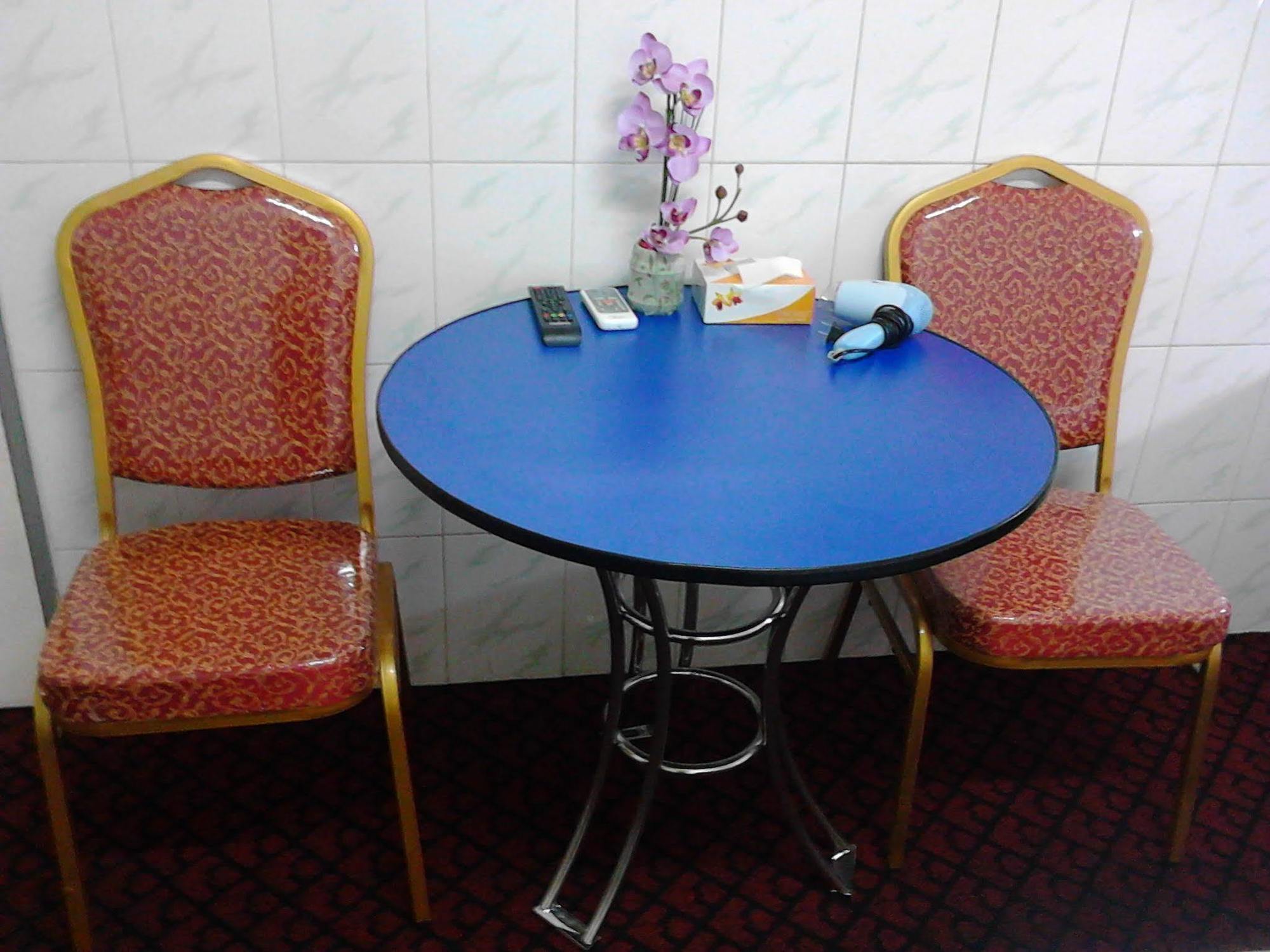 Silver Moon Hotel Yangon Extérieur photo