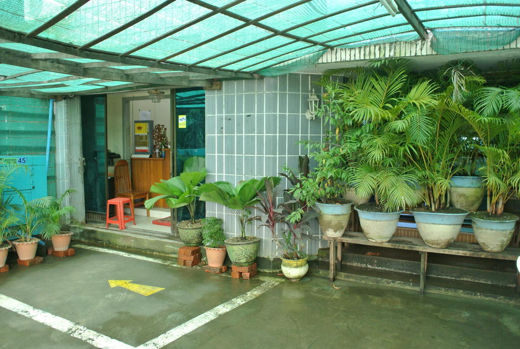 Silver Moon Hotel Yangon Extérieur photo